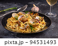 Seafood pasta with clams Spaghetti alle Vongole 94531493