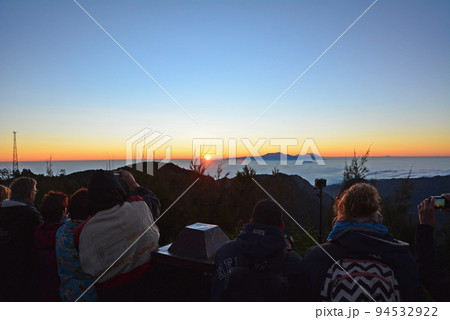 インドネシア、ジャワ島の聖山、ブロモ山 94532922