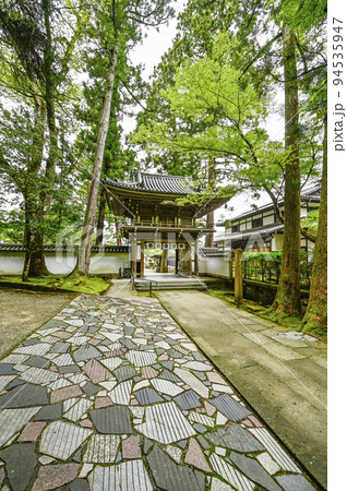 那谷寺 山門 94535947