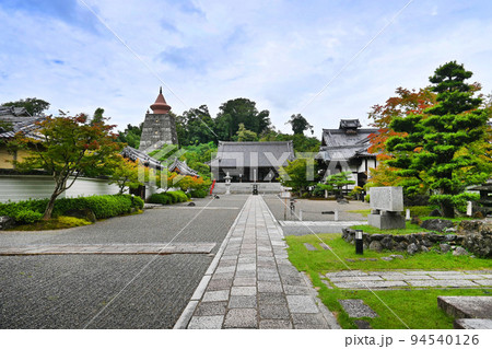 安珍清姫伝説の鐘で知られた京都市妙満寺境内 安珍清姫伝説の鐘で知られた京都市妙満寺境内 94540126