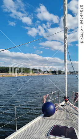 View from the bow of the yacht on a summer day 94544020