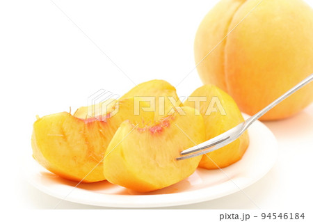 デザートの黄金桃 94546184