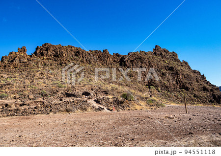 Mountain range at La Sorrueda dam and La Fortaleza de Ansite in Gran Canaria, Canary Islands, Spain 94551118