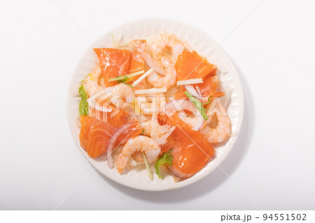 サーモンと海老のマリネ 94551502