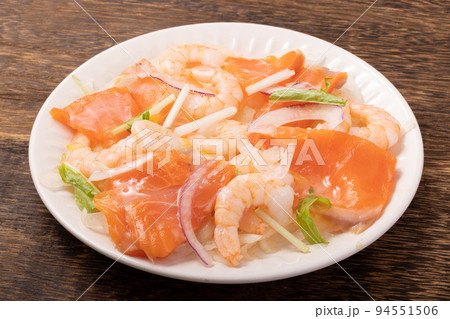 サーモンと海老のマリネ サーモンと海老のマリネ 94551506