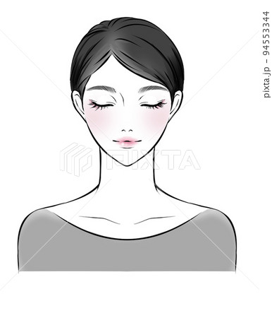 目を閉じた黒髪のアジア女性　正面（服着用） 94553344