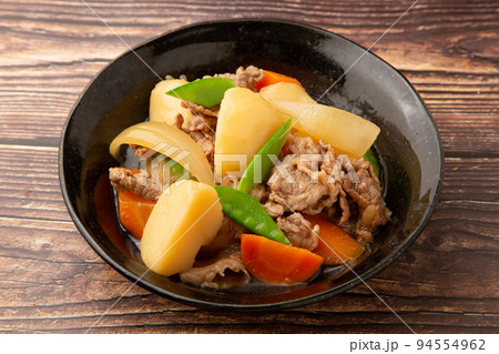牛肉の肉じゃが 94554962