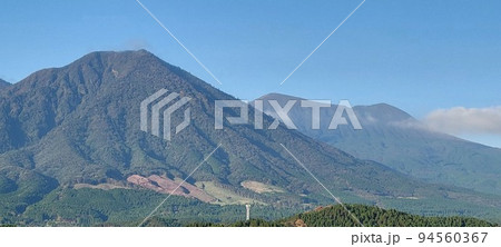 美しい山並み 94560367