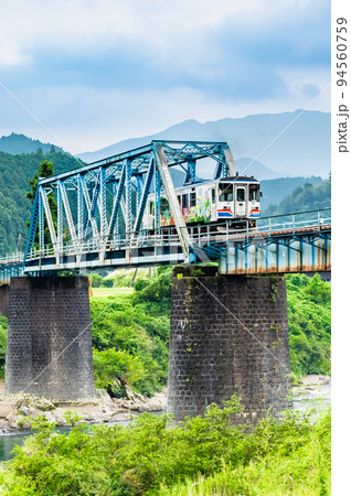岐阜県 長良川鉄道　～第3長良川橋りょうを渡る列車～ 94560759
