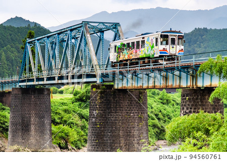 岐阜県 長良川鉄道　～第3長良川橋りょうを渡る列車～ 94560761