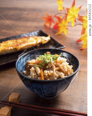 炊き込みごはんと鰆の西京焼き 炊き込みごはんと鰆の西京焼き 94563212