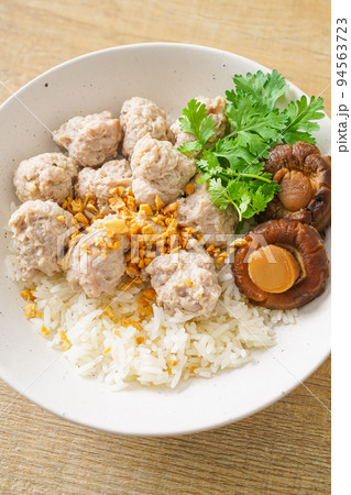 Dried Rice Porridge with Boiled Pork Bowl Dried Rice Porridge with Boiled Pork Bowl 94563723