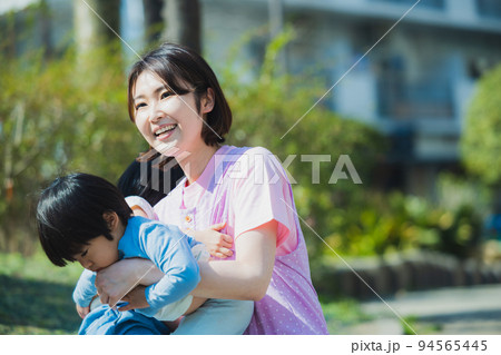 公園 子供 保育士 公園 子供 保育士 94565445