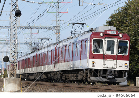 近鉄の快速急行列車(漕代~斎宮) 近鉄の快速急行列車(漕代~斎宮) 94566064