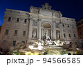 イタリア・ローマのトレビの泉 94566585