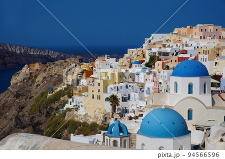 ギリシャ・サントリーニ島の景色 94566596