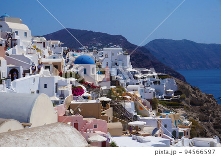 ギリシャ・サントリーニ島の景色 94566597