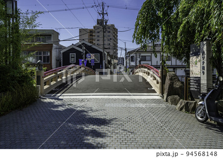 松本　縄手通り商店街　女鳥羽川　長野県松本市 94568148