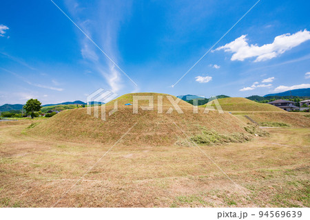 大阪府河南町 双円墳の金山古墳 大阪府河南町 双円墳の金山古墳 94569639