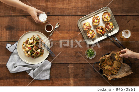 ランチ 食べ 俯瞰 94570861