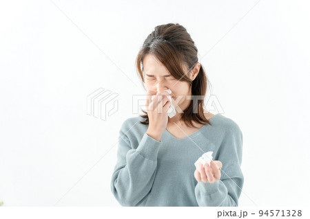 女性　ティッシュ 94571328