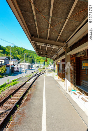 道の駅と一体化した山中の終着駅 JR九頭竜湖駅（福井県大野市） 94575737