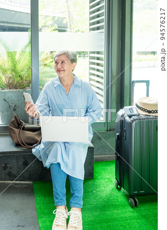 荷物 通信 話し合う 94576217