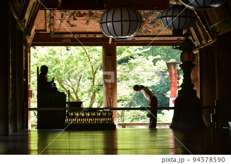 花の御寺 総本山長谷寺の床みどり 花の御寺 総本山長谷寺の床みどり 94578590