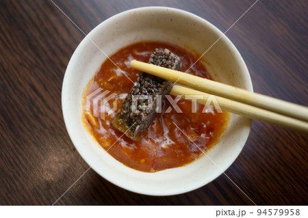 大腸 臭豆腐 臭い豆腐 94579958