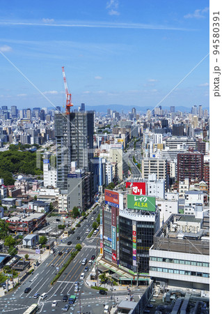 大阪　あべのハルカス16階庭園からの眺望 94580391