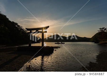 和多都美神社 夕暮れ 対馬 和多都美神社 夕暮れ 対馬 94584887