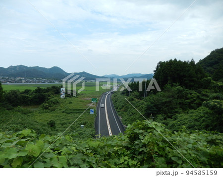 岩美町の国道178号線から見る国道9号線の景色 岩美町の国道178号線から見る国道9号線の景色 94585159
