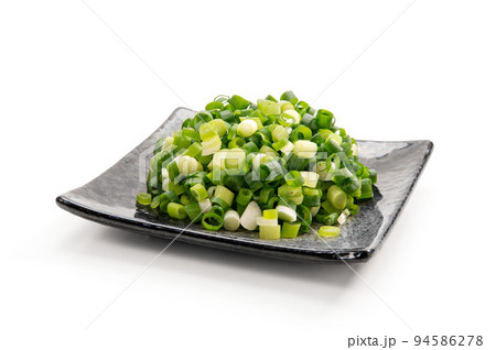 万能ネギの小口切り 94586278
