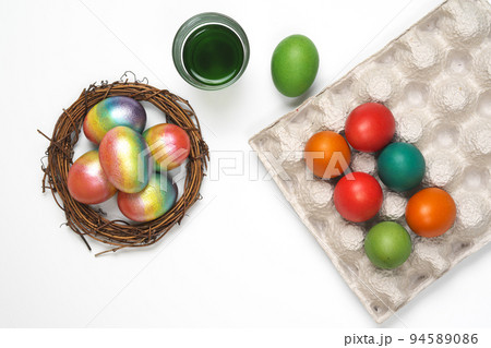 Easter eggs of different colors. Preparing for Easter Week. 94589086