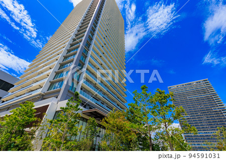 東京　江東区有明　タワーマンションのある都市風景 94591031