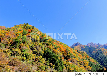 美しき秩父地方の紅葉　　 94591991
