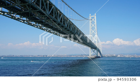 青空と明石海峡大橋 94593306