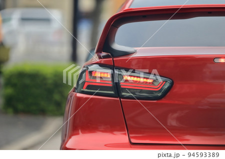 車のテールランプ　イメージ 94593389