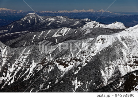 八ヶ岳連峰・赤岳山頂から北八ヶ岳の山並みと妙高・火打連峰 八ヶ岳連峰・赤岳山頂から北八ヶ岳の山並みと妙高・火打連峰 94593990