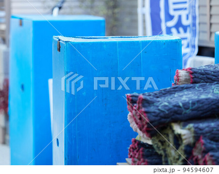 引っ越し作業に使う梱包の道具 引っ越し作業に使う梱包の道具 94594607