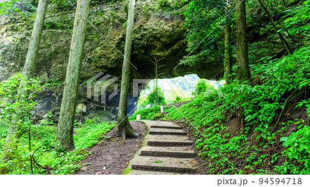 神秘的な神社「パワースポット・本堂から天空扉への道周辺風景」上色見熊野座神社(阿蘇郡高森町上色見) 94594718