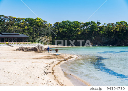 青い海と空 三宇田浜海水浴場 青い海と空 三宇田浜海水浴場 94594730