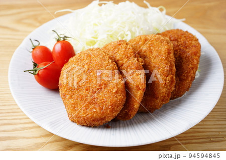 コロッケ　揚物惣菜 94594845