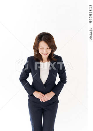 スーツ姿の女性 スーツ姿の女性 94595318