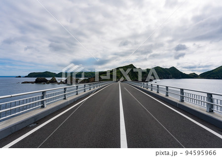 大橋へと続く道 大橋へと続く道 94595966