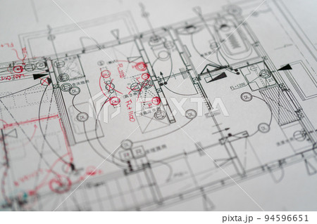 新築住宅のコンセントの位置を計画中の配置図 新築住宅のコンセントの位置を計画中の配置図 94596651