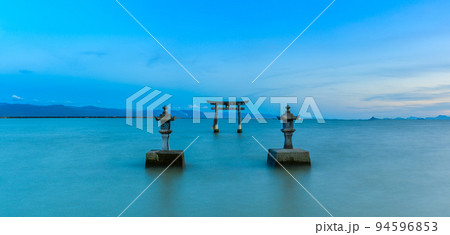 美しく神秘的な海中の鳥居「永尾剱神社. えいのおつるぎじんじゃ. 不知火町」パワースポット・観光地 美しく神秘的な海中の鳥居「永尾剱神社. えいのおつるぎじんじゃ. 不知火町」パワースポット・観光地 94596853