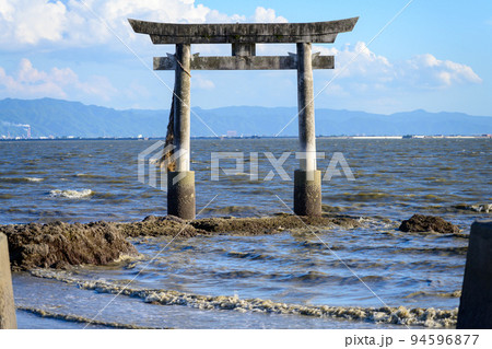 美しく神秘的な海中の鳥居「永尾剱神社. えいのおつるぎじんじゃ. 不知火町」パワースポット・観光地 美しく神秘的な海中の鳥居「永尾剱神社. えいのおつるぎじんじゃ. 不知火町」パワースポット・観光地 94596877