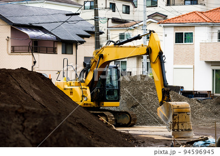 建設車両　重機　パワーショベル 94596945