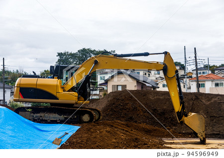 建設車両　重機　パワーショベル 94596949
